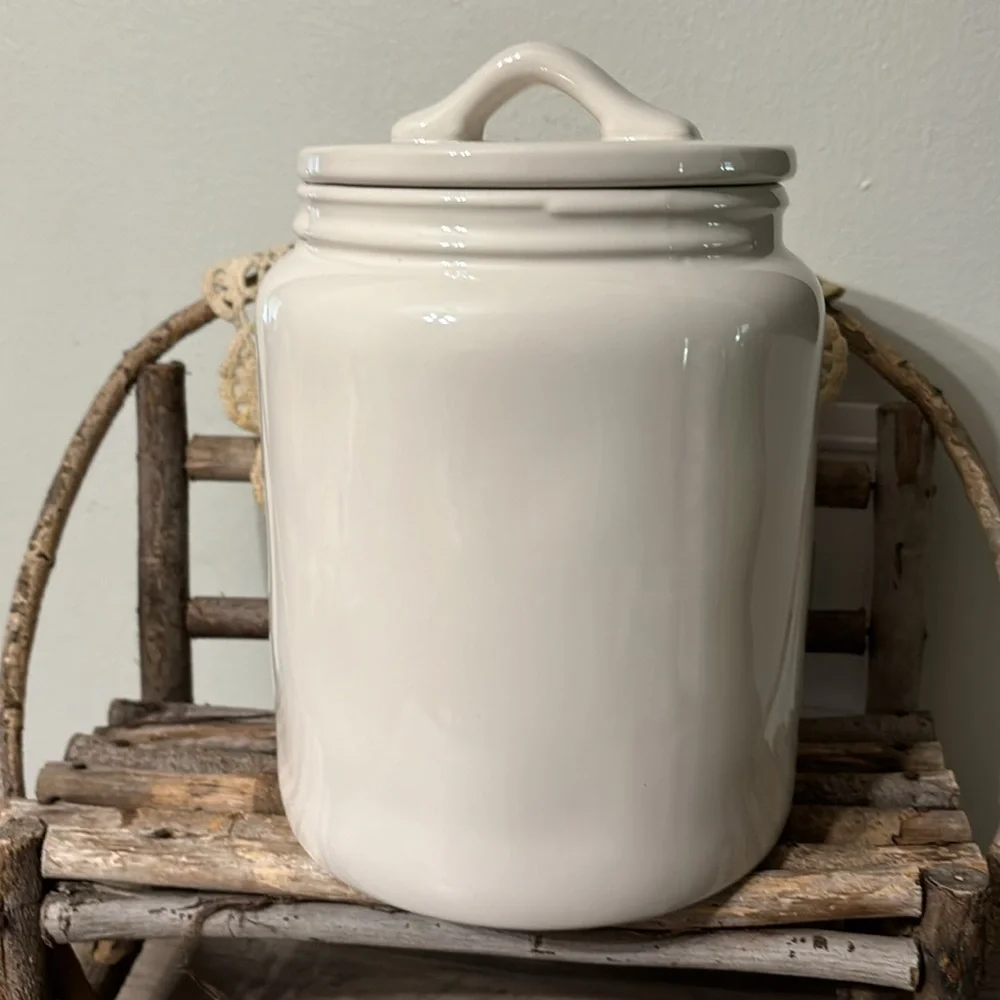 NWT RAE DUNN COAL CHUBBY CHRISTMAS CANISTER